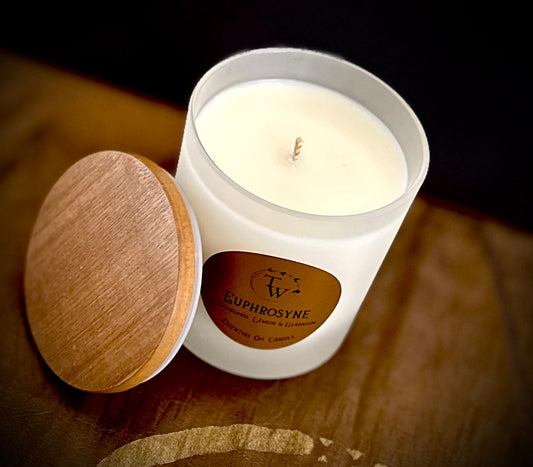 Euphrosyne aromatherapy candle with wooden lid